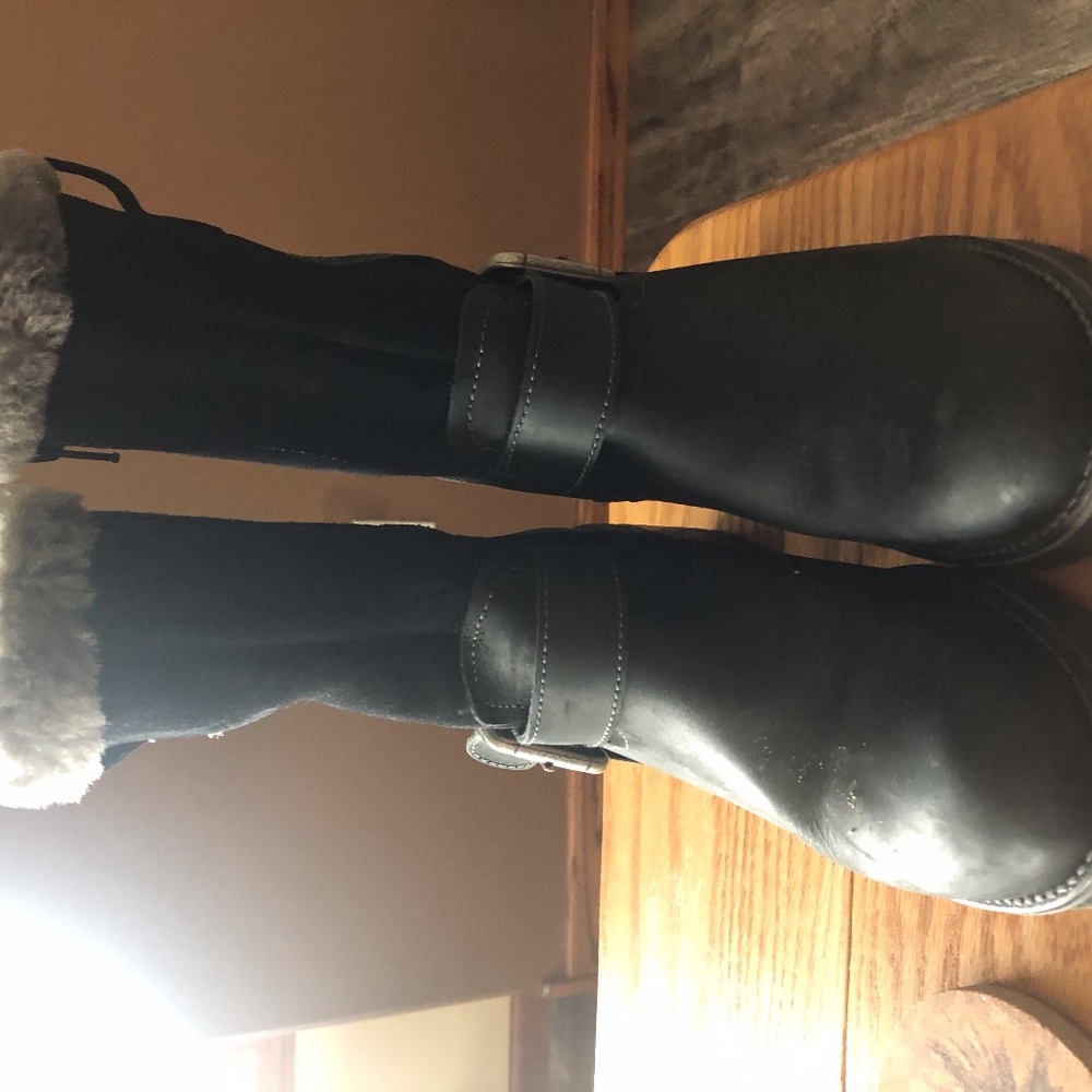 waterproof sheepskin-lined winter boots